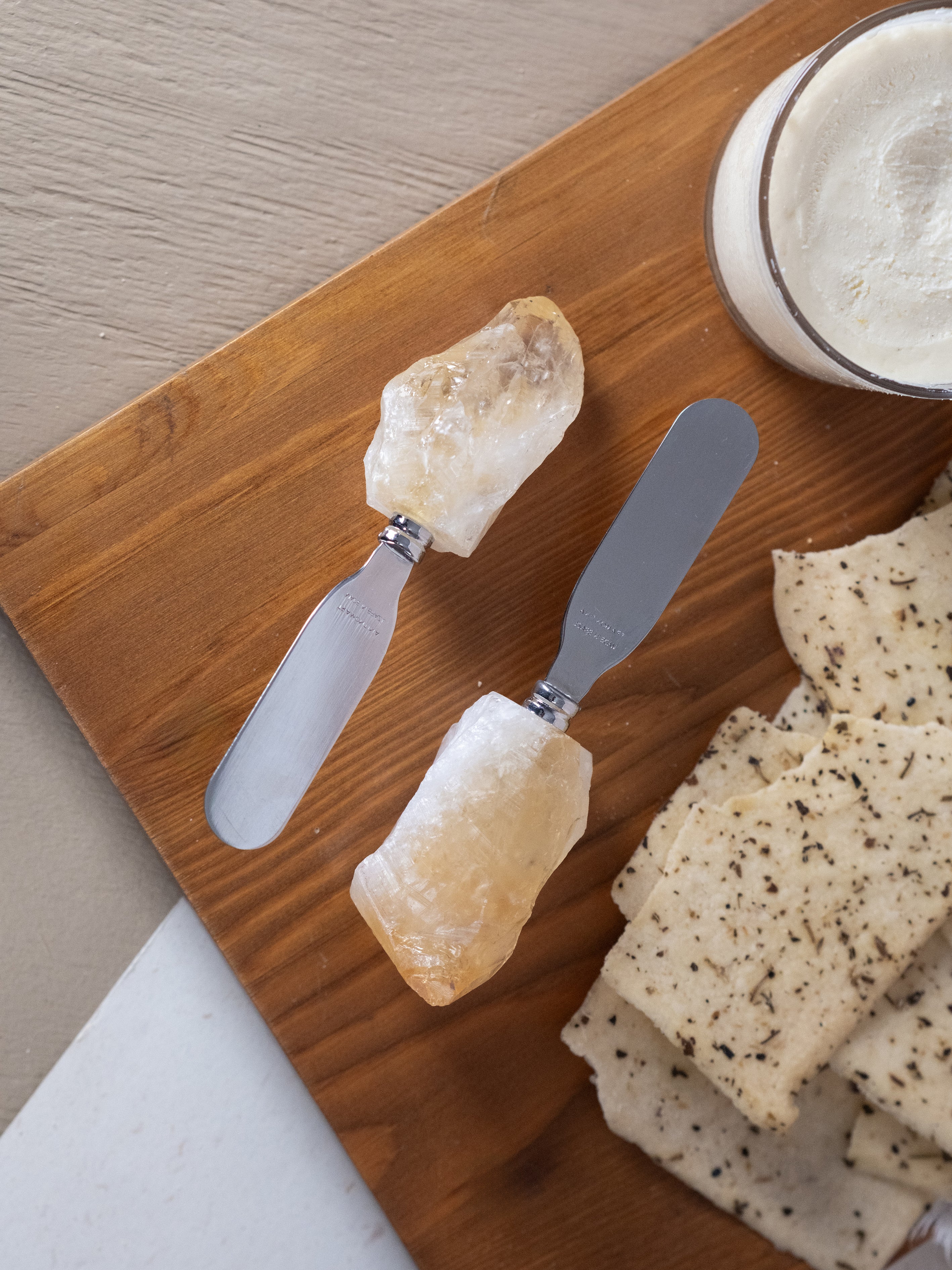Spreader with Citrine Point Handle