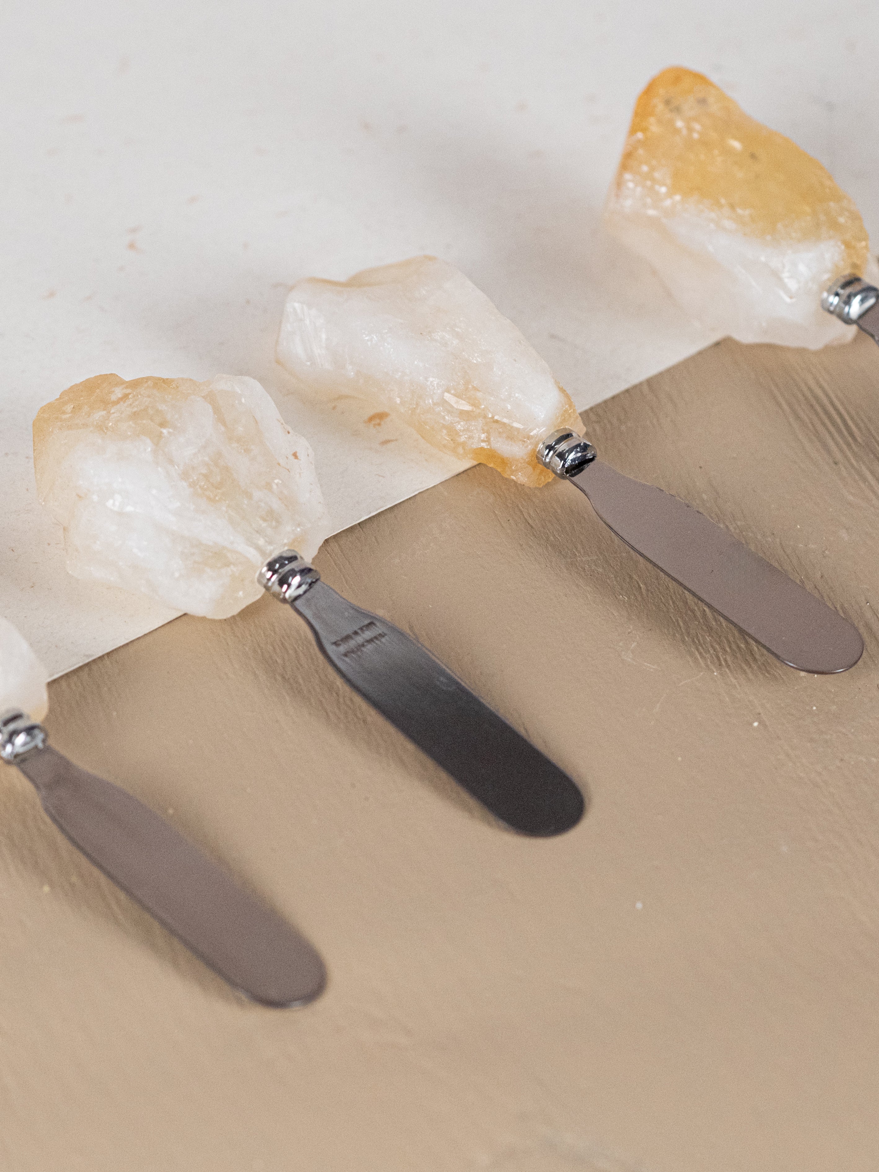 Spreader with Citrine Point Handle